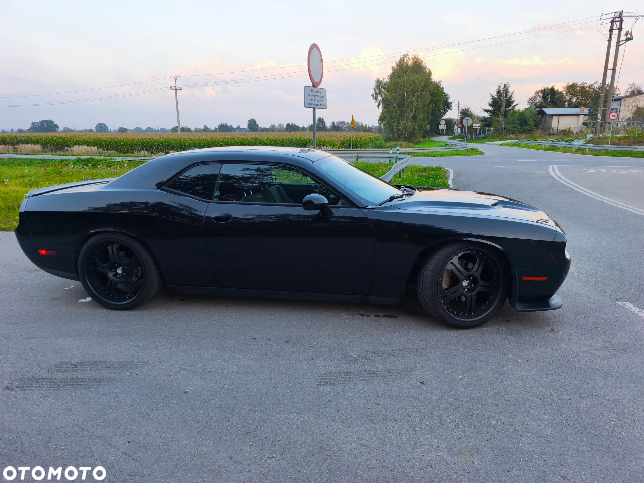 Dodge Challenger - 8