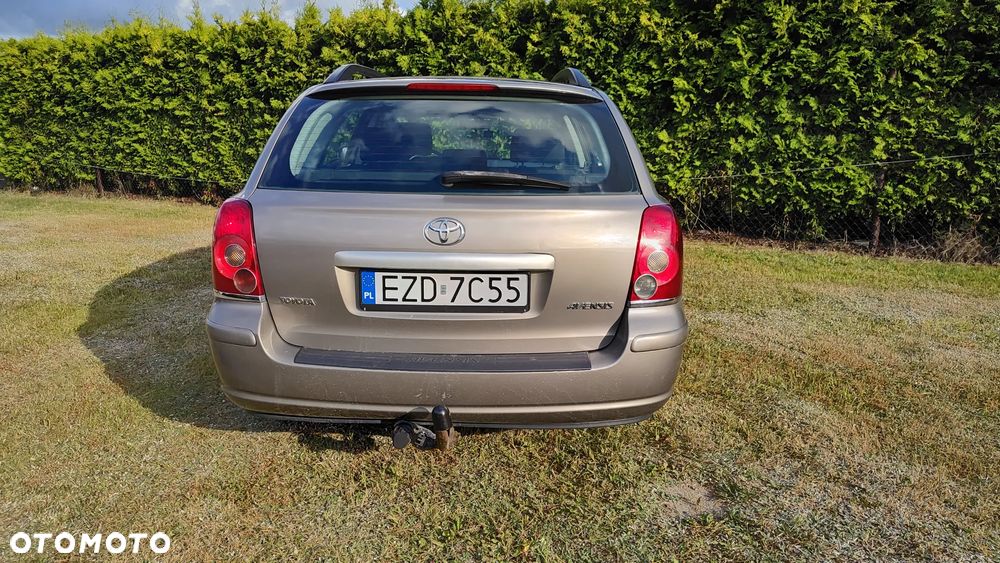 Toyota Avensis 1.6 VVT-i Luna - 7