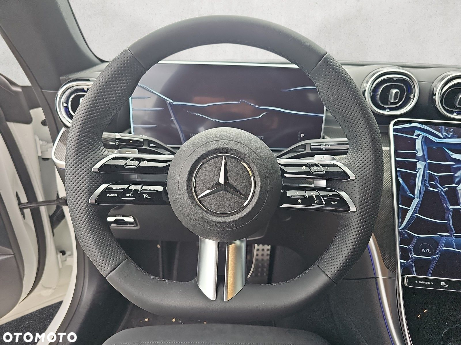 Mercedes-Benz CLE - 13