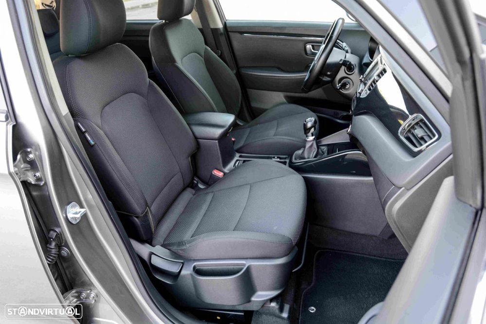 Kia Carens 1.7 CRDi ISG EX - 15