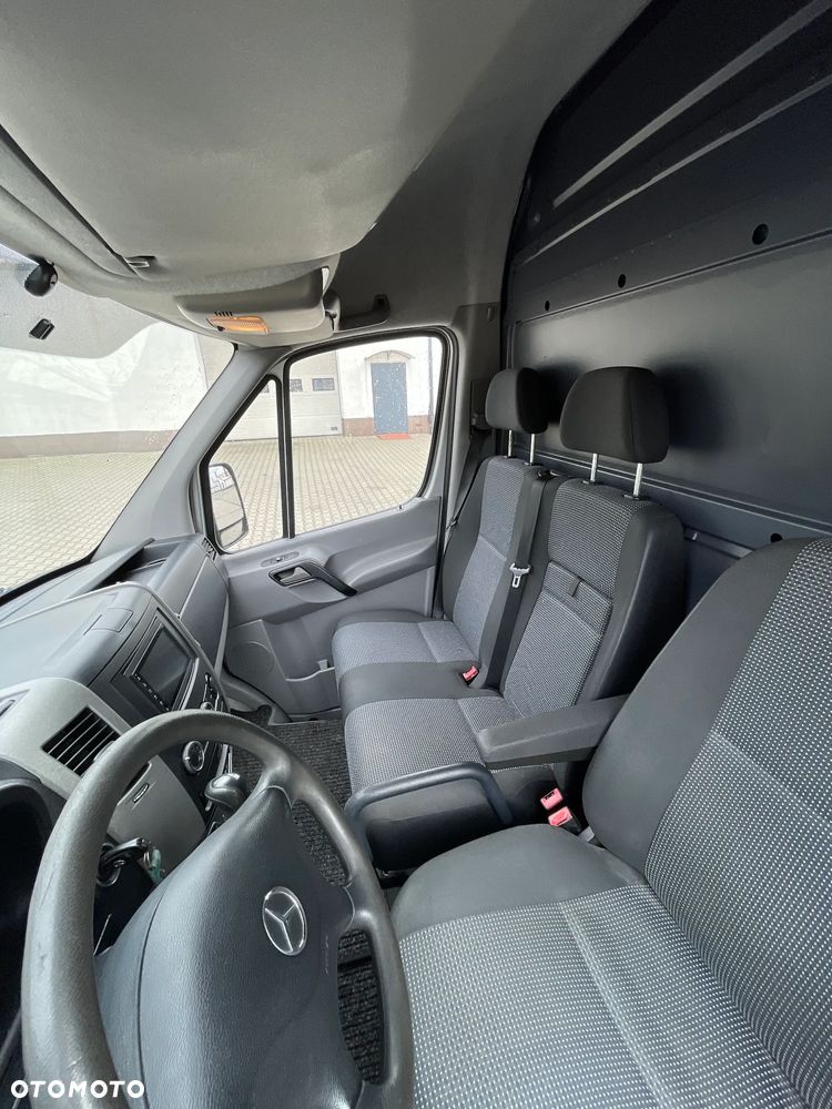 Mercedes-Benz Sprinter - 9