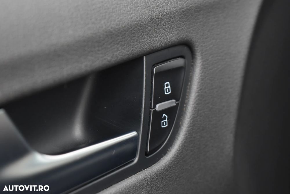 Audi A4 Avant 2.0 TDI ultra - 32