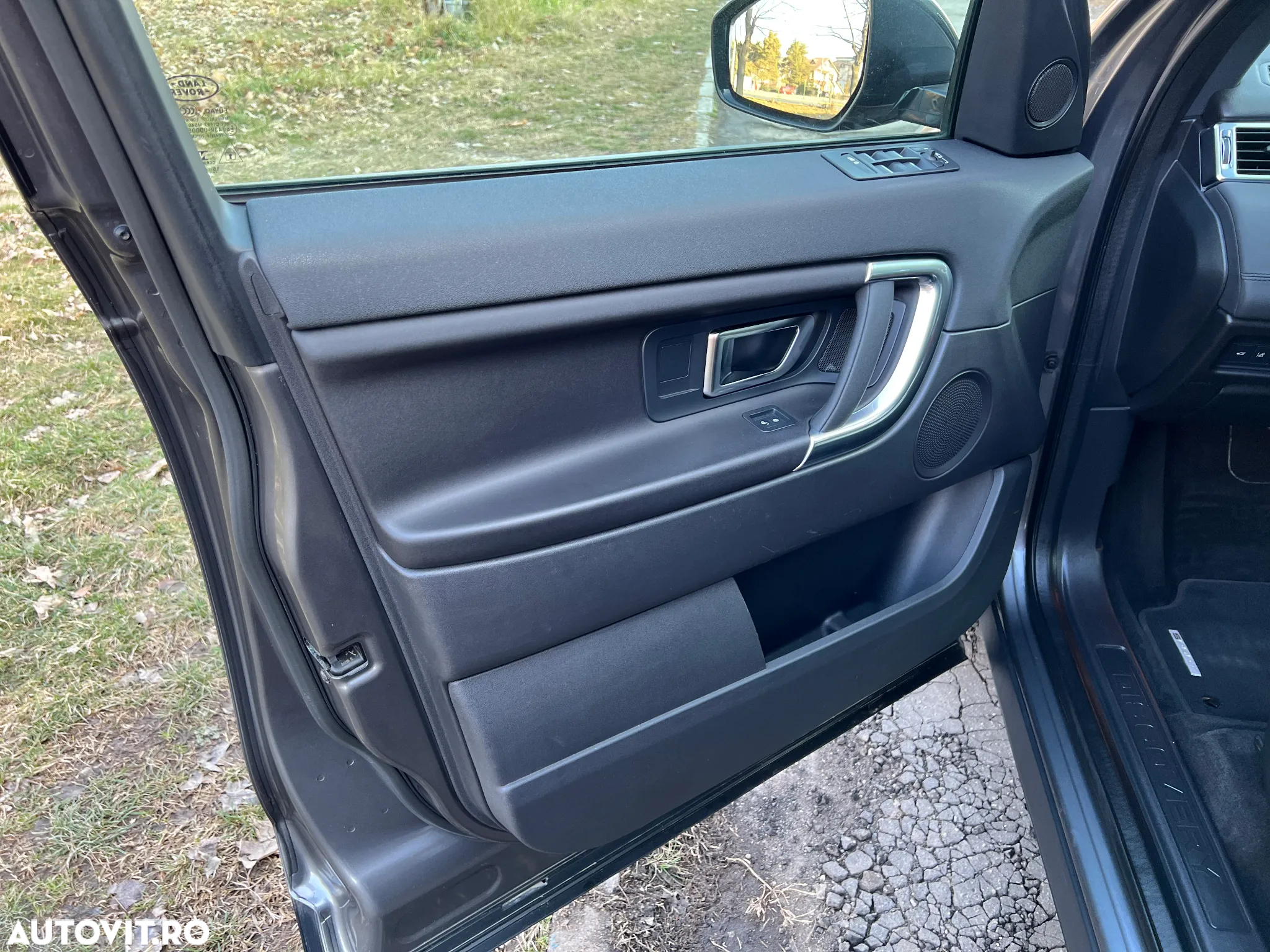 Land Rover Discovery Sport - 12
