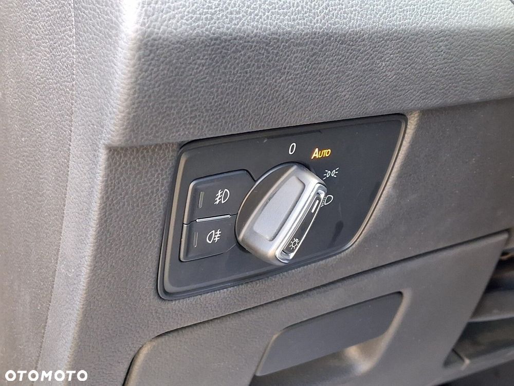 Volkswagen Passat - 19