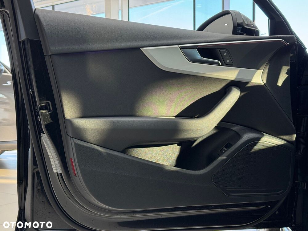 Audi A4 Limousine - 12