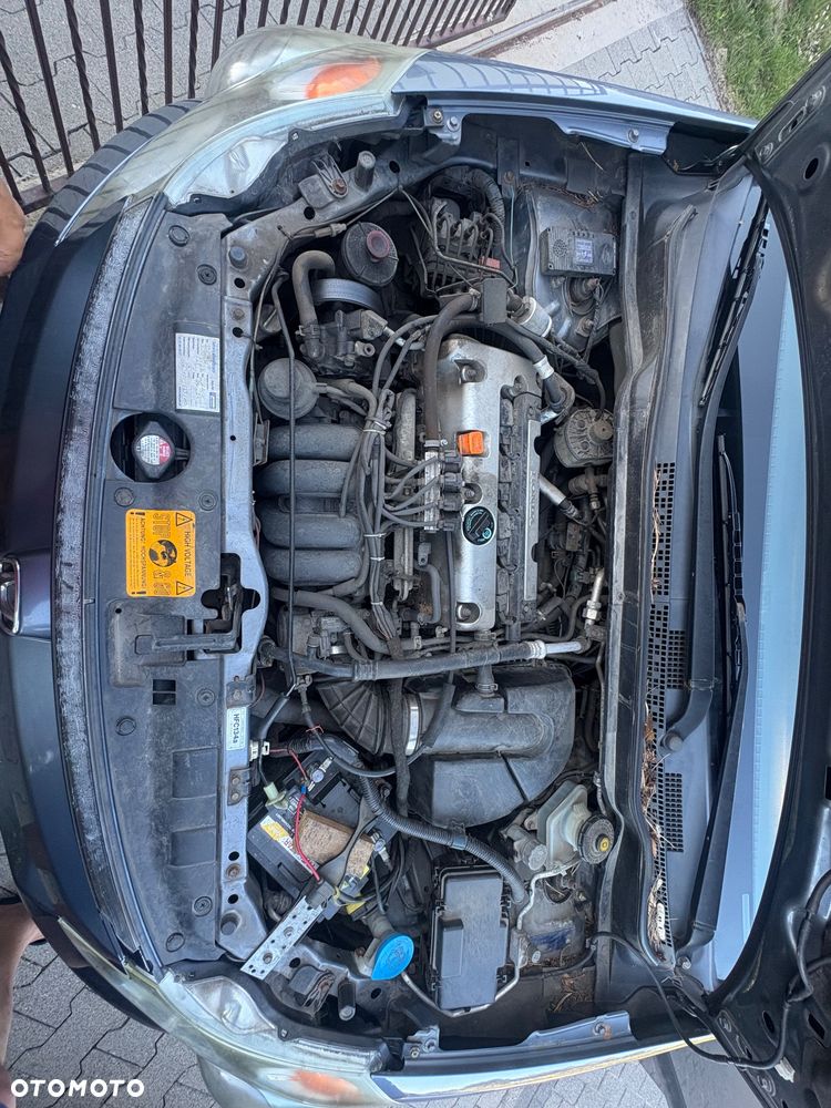 Honda Stream 2.0i ES - 23