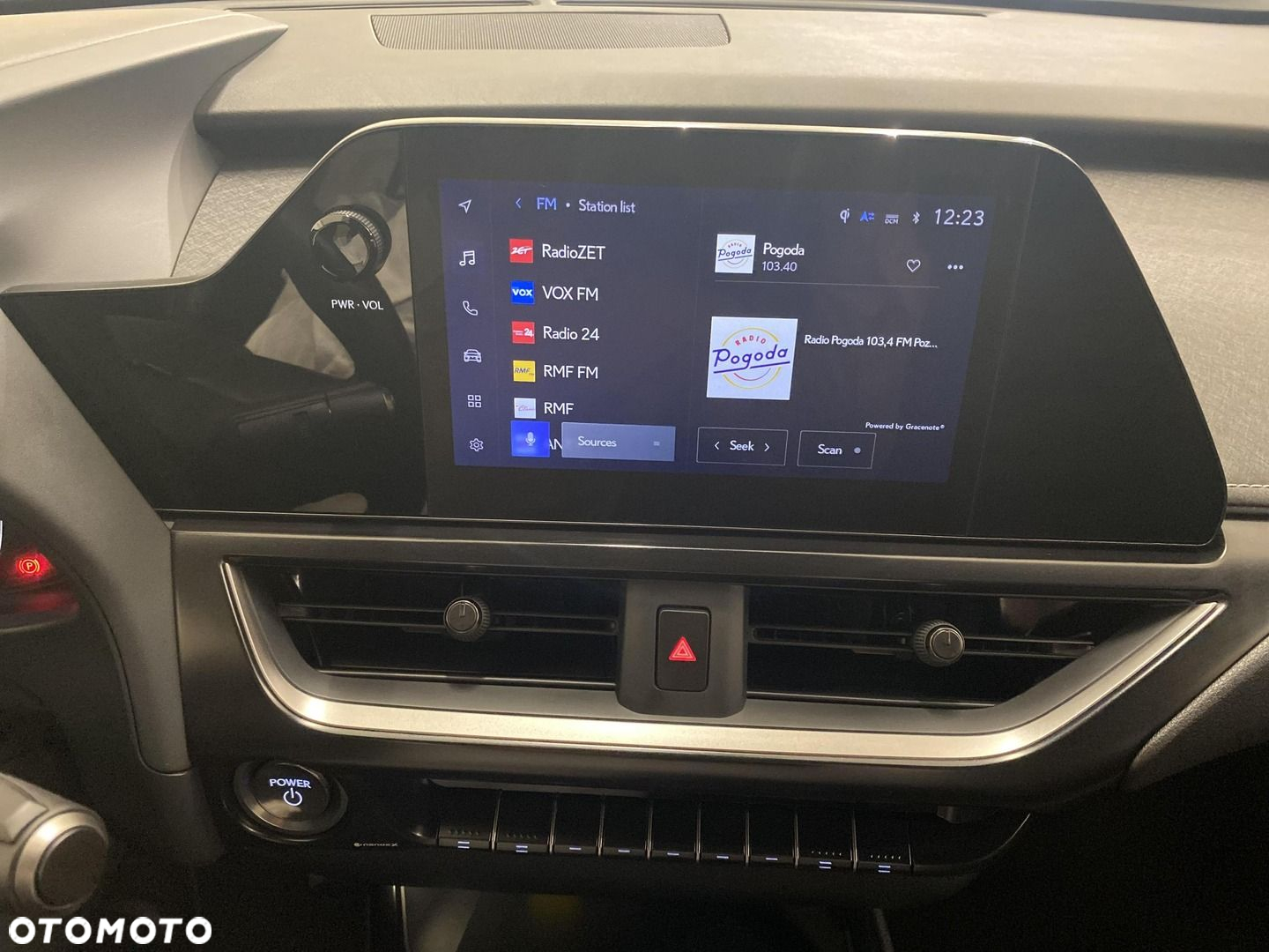 Lexus UX - 16