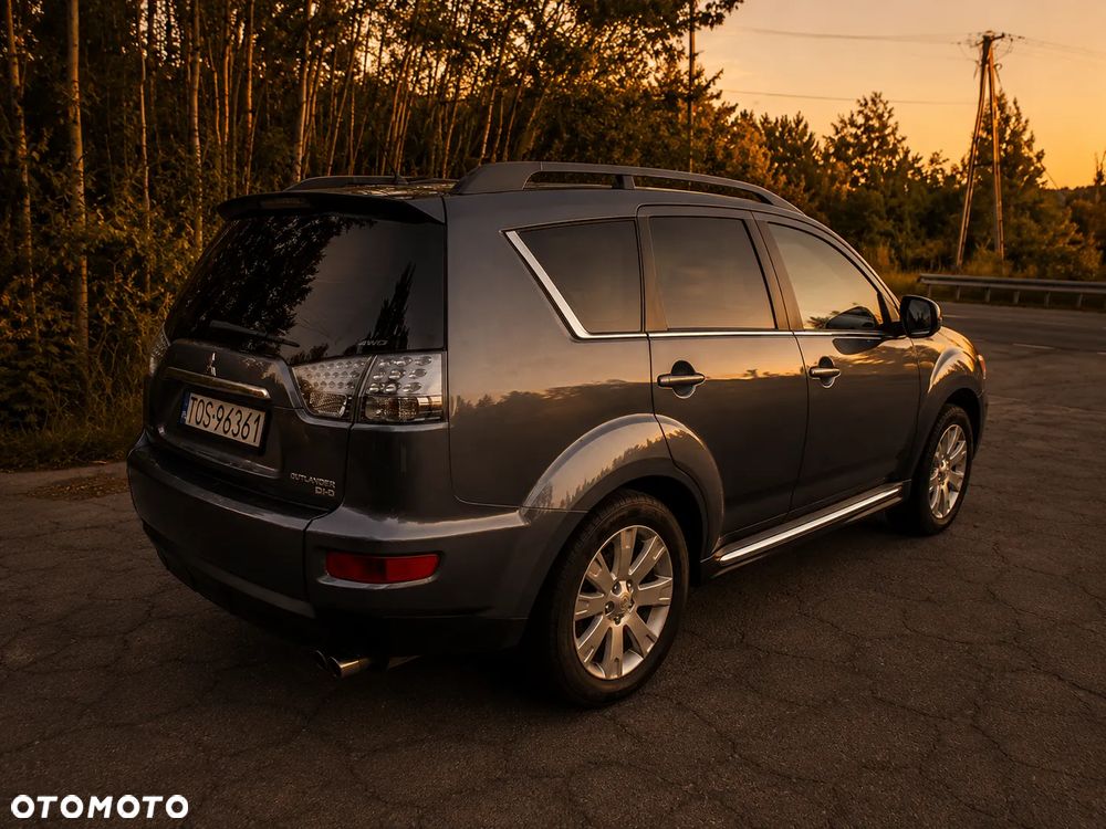 Mitsubishi Outlander - 3