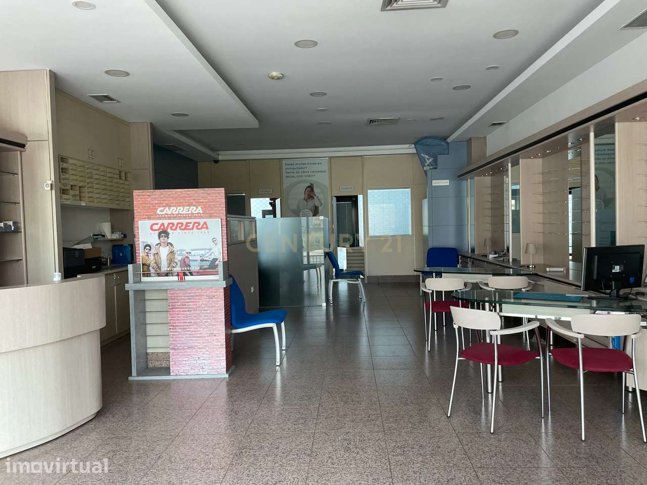 Loja com 130 m2 no CENTRO EMPRESARIAL DE TELHEIRAS - Grande imagem: 2/10