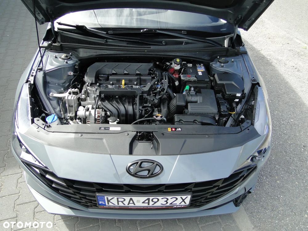 Hyundai Elantra 1.6 Smart CVT - 32