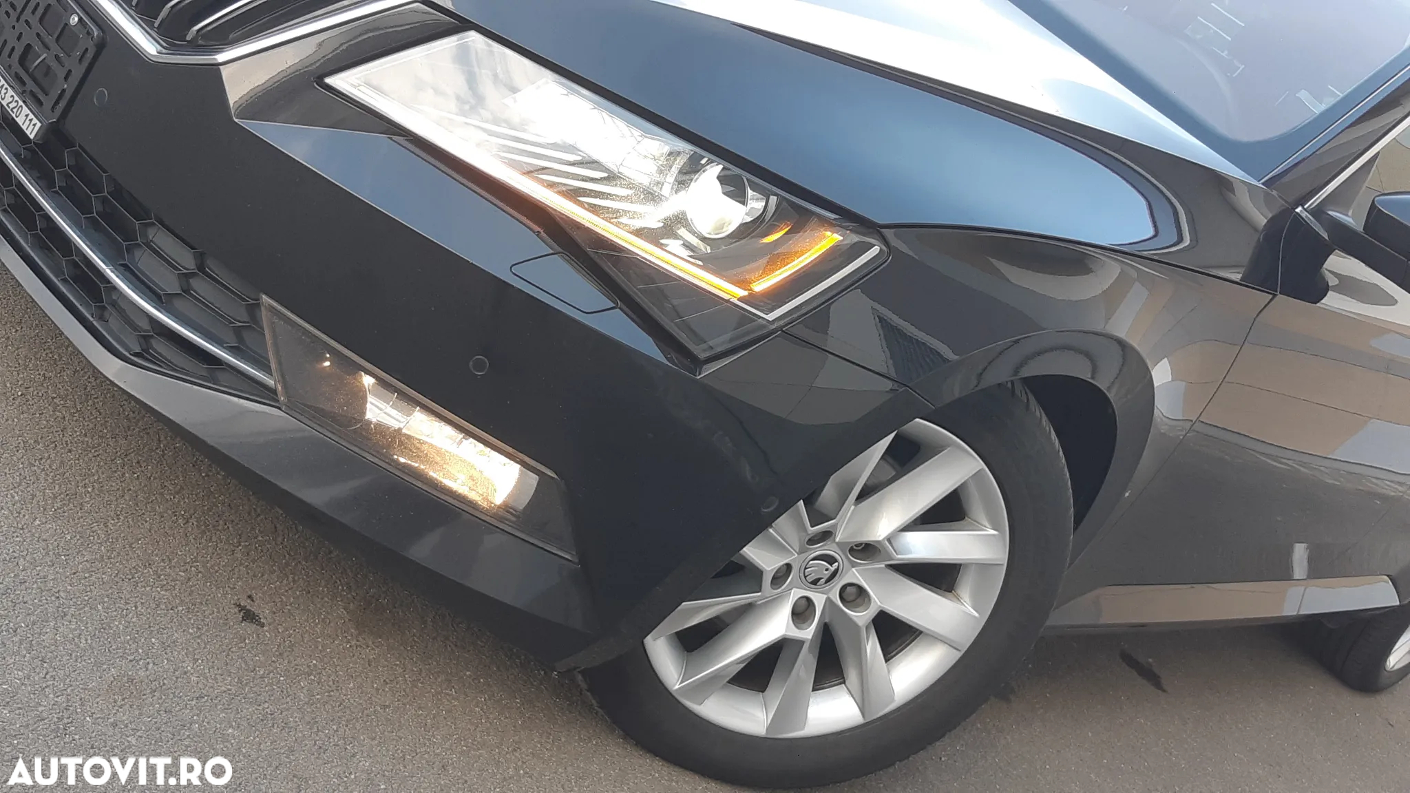 Skoda Superb Combi 2.0 TDI DSG Style - 21