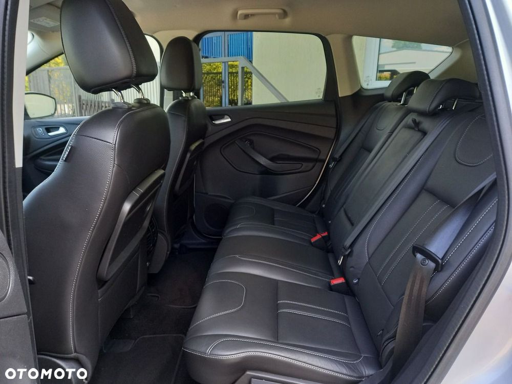 Ford Kuga 2.0 TDCi 2x4 Titanium - 23