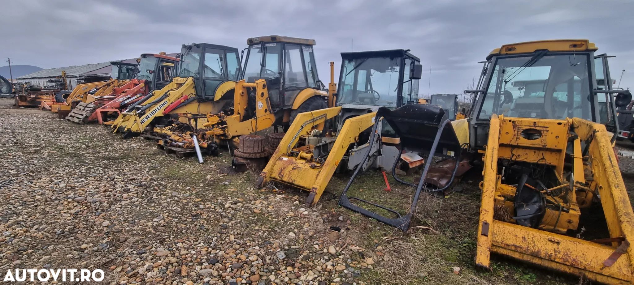 dezmembrez buldoexcavatoare JCB, MF, FERMEC, TEREX, NEW HOLLAND, FIAT HITACHI - 1