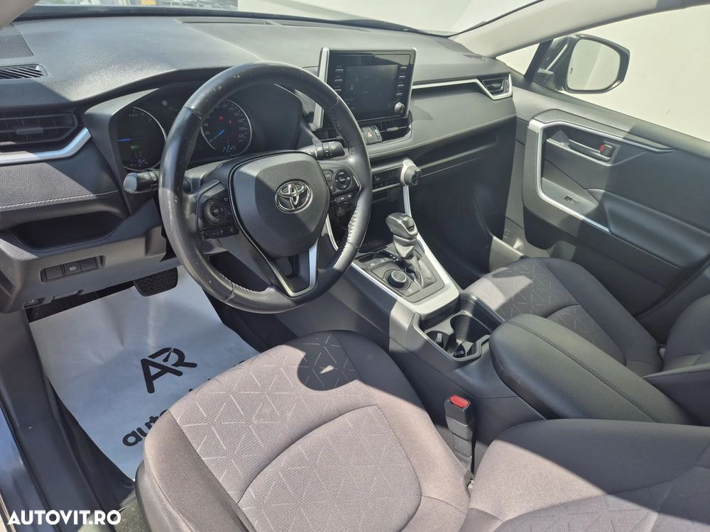 Toyota RAV4 - 10