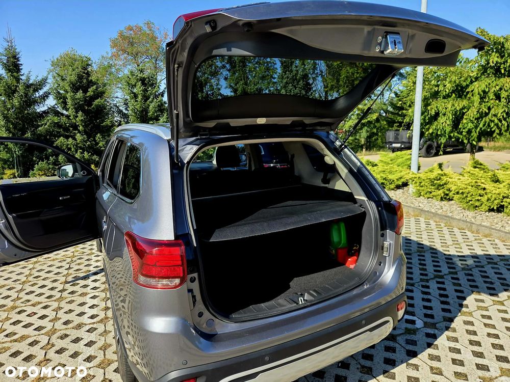 Mitsubishi Outlander 2.0 Instyle SDA 4WD CVT - 3
