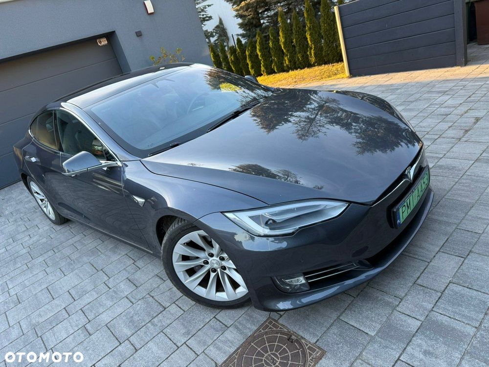 Tesla Model S - 25