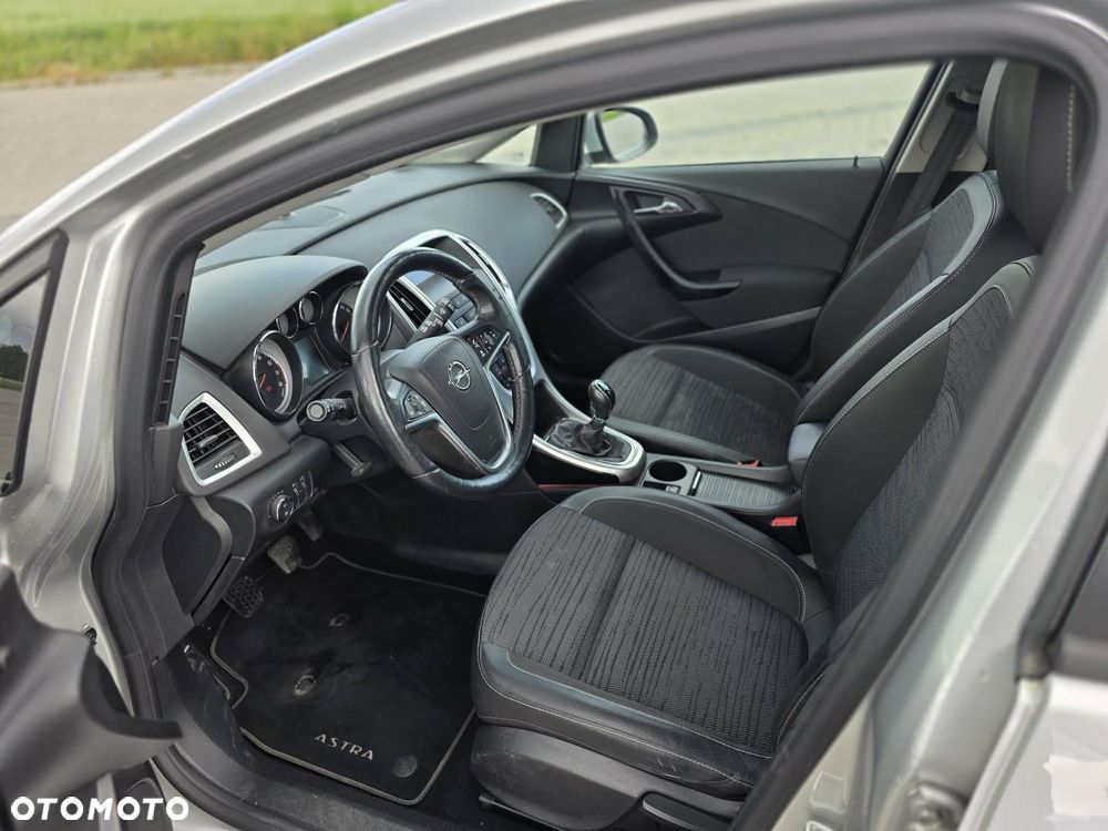 Opel Astra 1.4 Turbo Exklusiv - 13