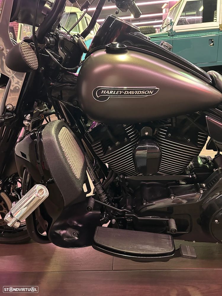 Harley-Davidson FLT FLRT FREEWHEELER - 20