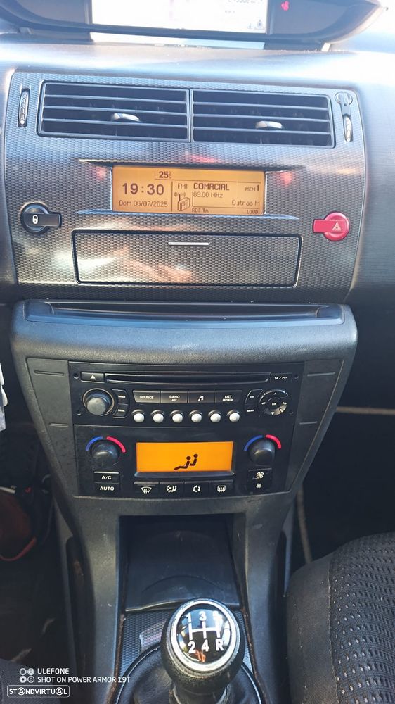 Citroën C4 1.6 HDi SX - 15