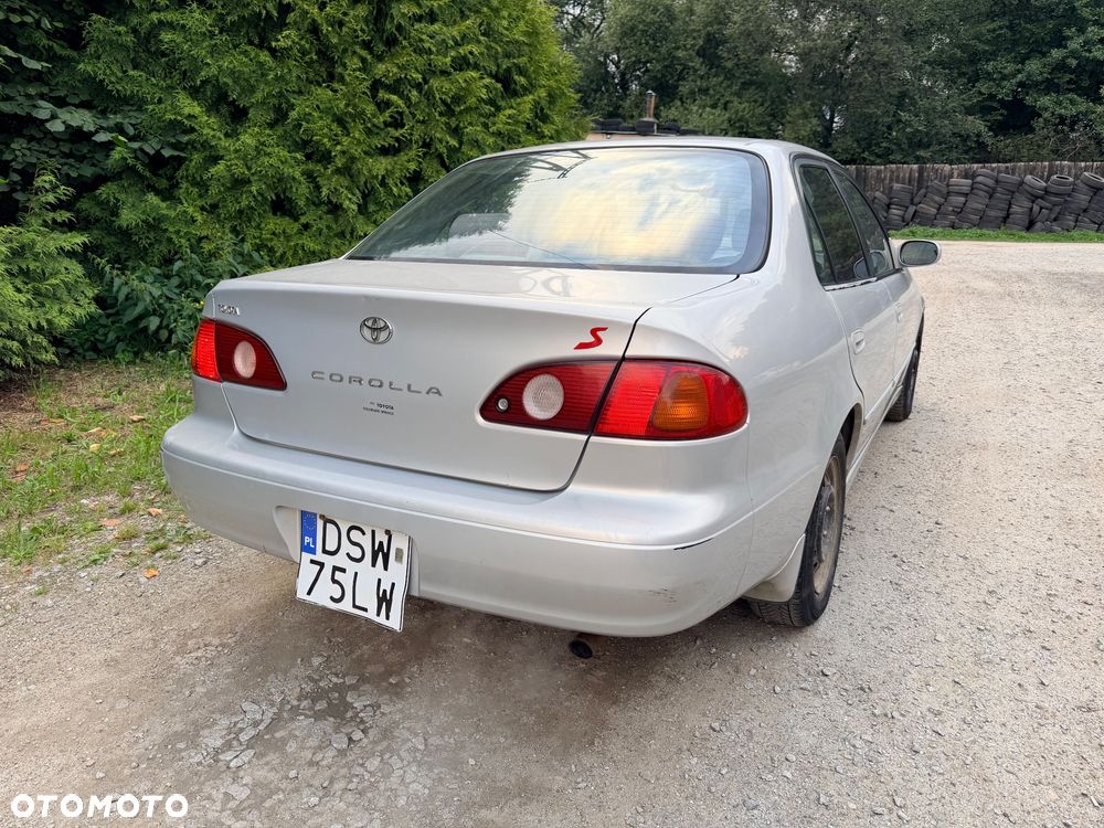 Toyota Corolla 1.8 LE - 4