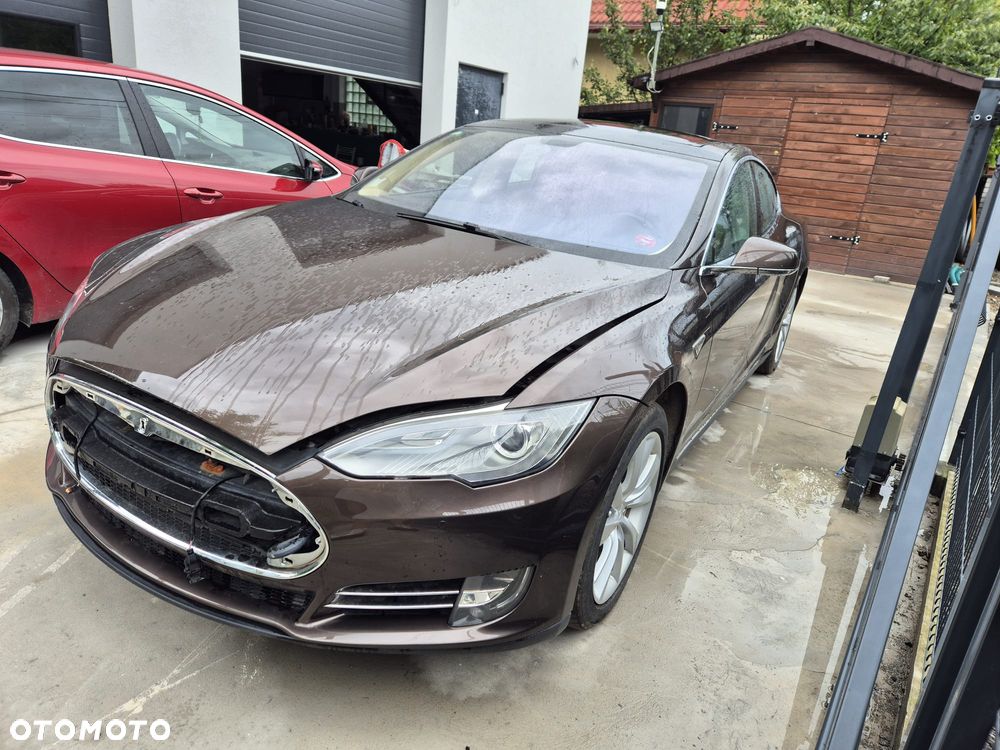 Tesla Model S Standard - 2