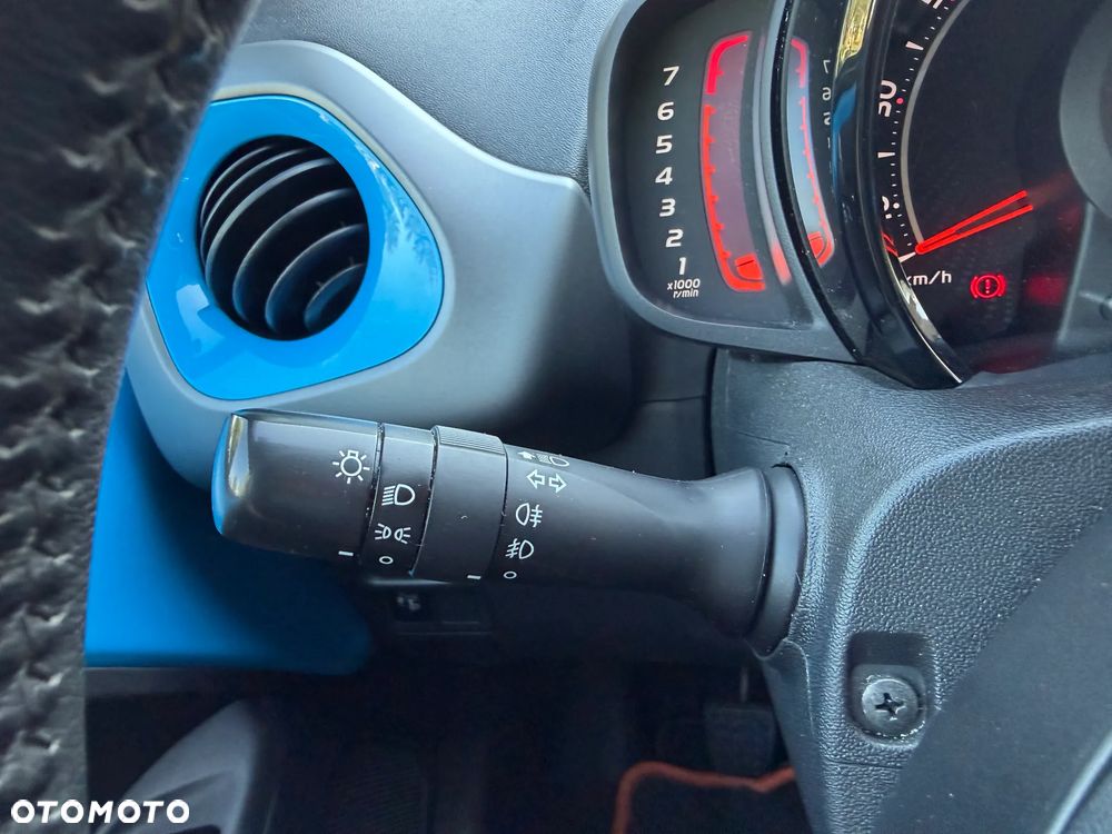 Toyota Aygo x-play connect - 18
