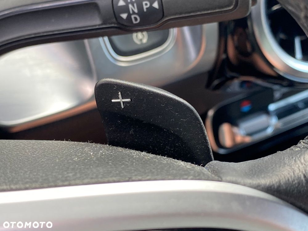 Mercedes-Benz GLB 250 4-Matic 8G-DCT - 10