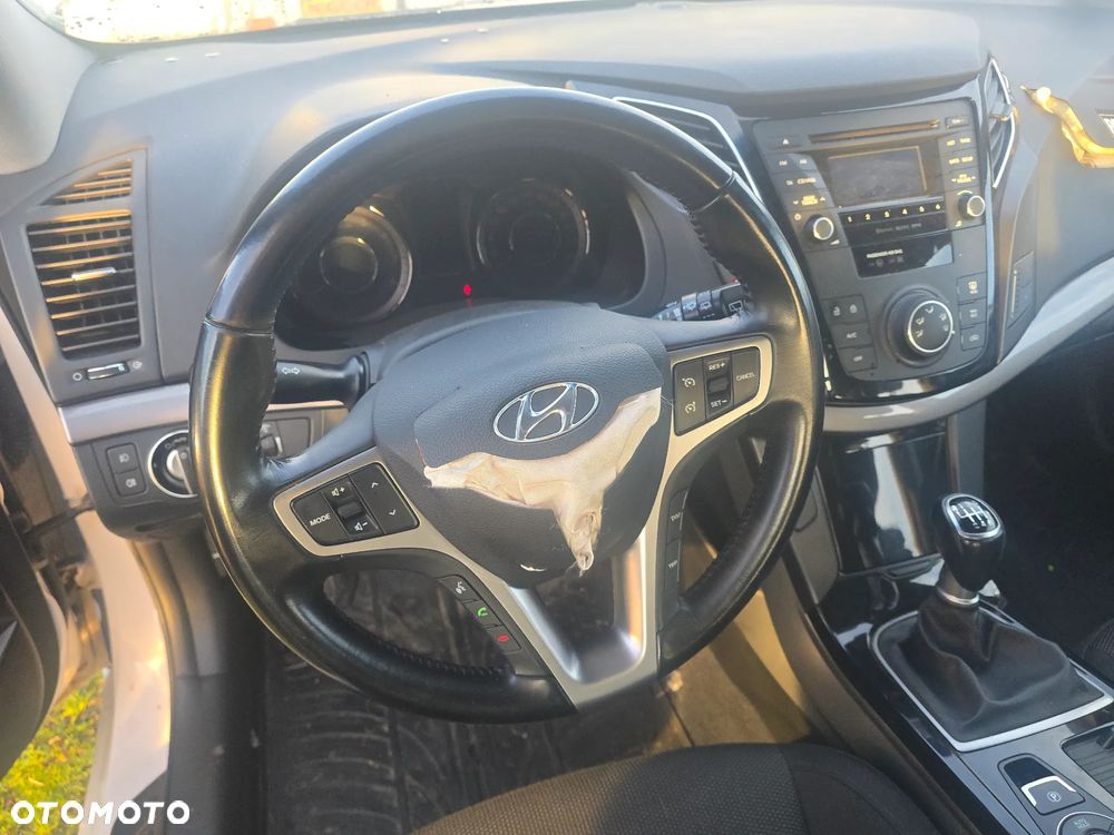 Hyundai i40 Kombi blue 1.6 Family - 7