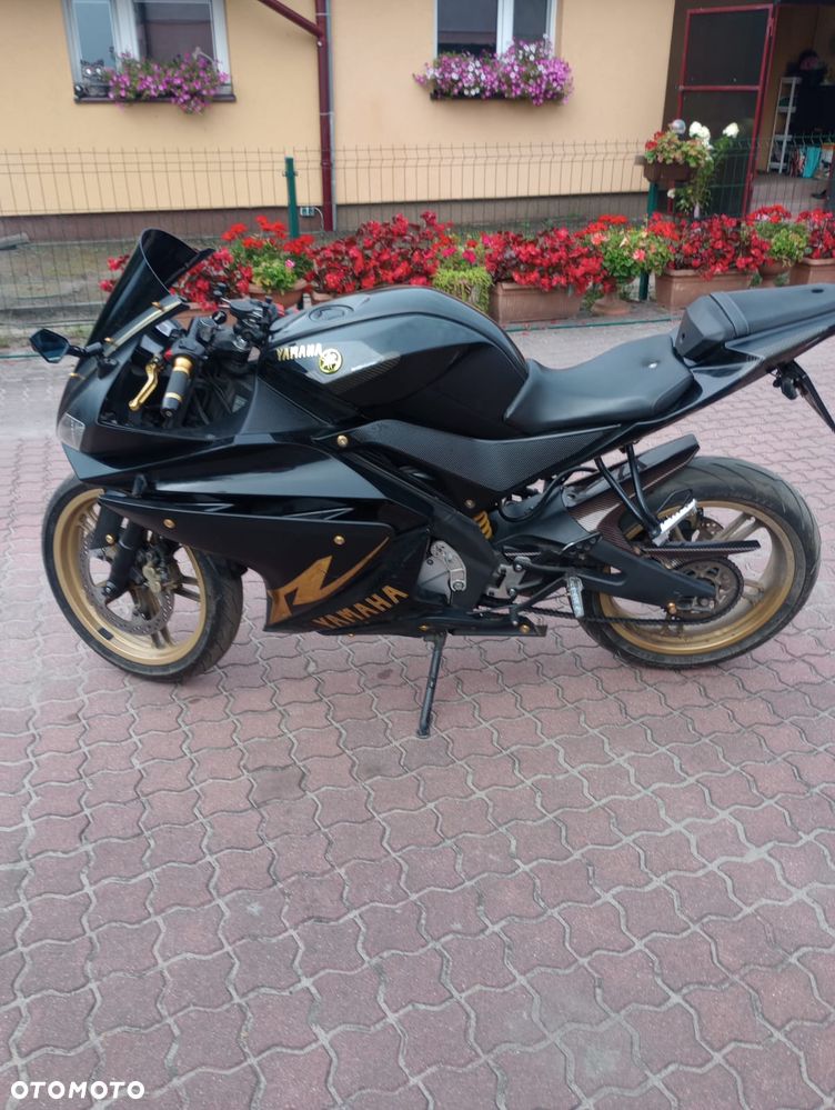 Yamaha YZF - 1