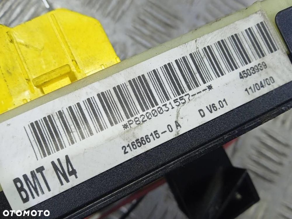 SKRZYNKA BEZPIECZNIKÓW RENAULT CLIO 2 8200031557 - 3