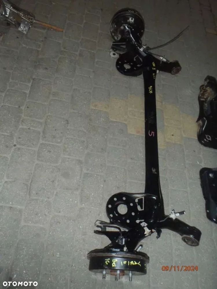 piasta abs czop bęben tarcza kotwiczna osłona błotna tył zawieszenie yaris 06-20r - 8