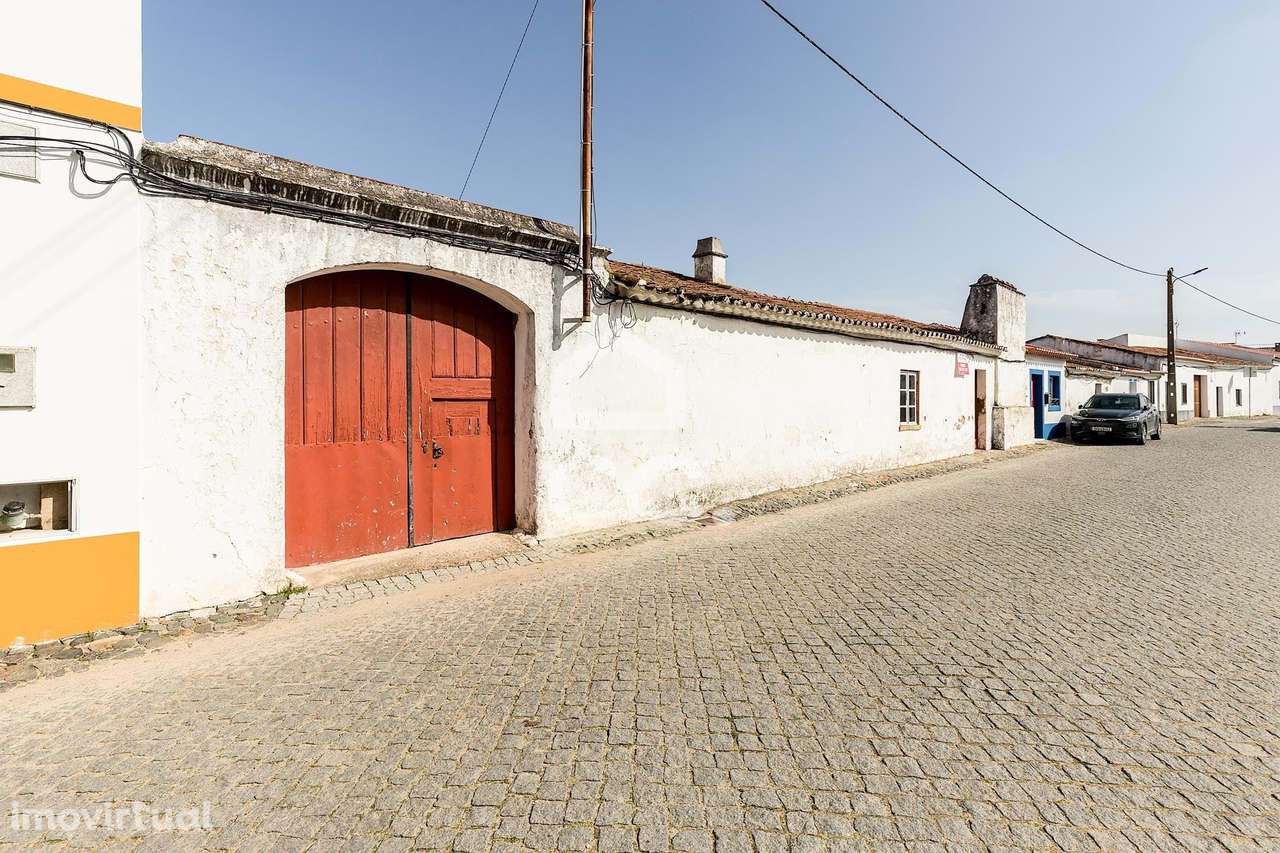 Moradia térrea c/ 311 m² de construção em lote de 1124 m² | Vila de Fr - Grande imagem: 3/60