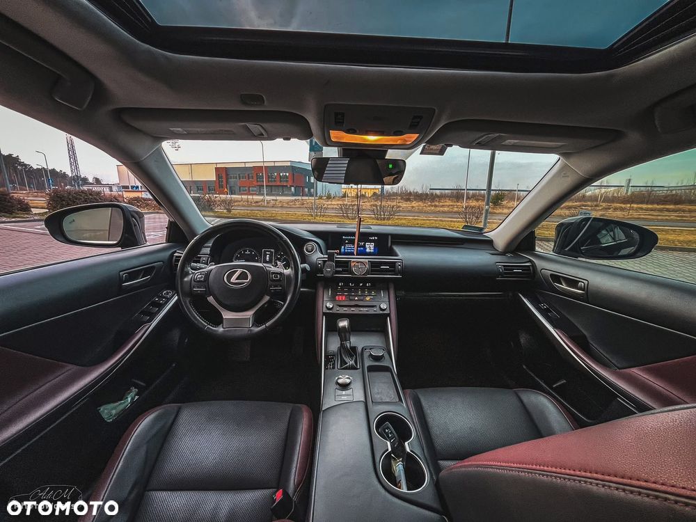 Lexus IS 200t Sport Line - 17