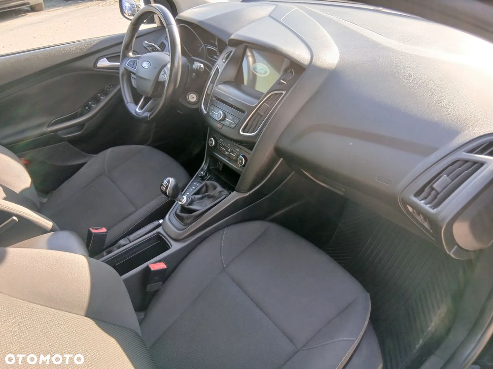 Ford Focus 1.0 EcoBoost STart-Stopp-System TITANIUM - 8