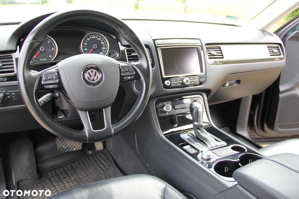 Volkswagen Touareg 3.0 V6 TDI BMT Perfectline R-Style - 11