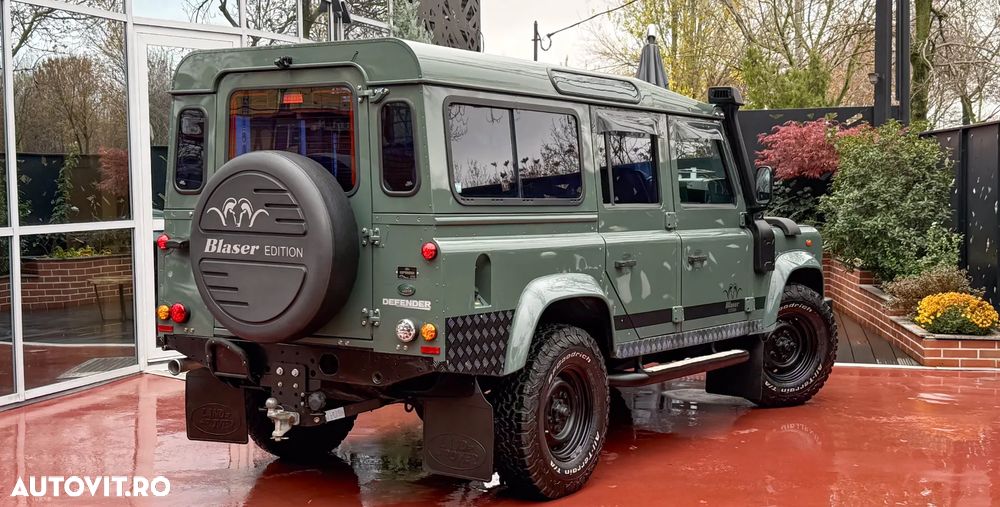 Land Rover Defender - 8