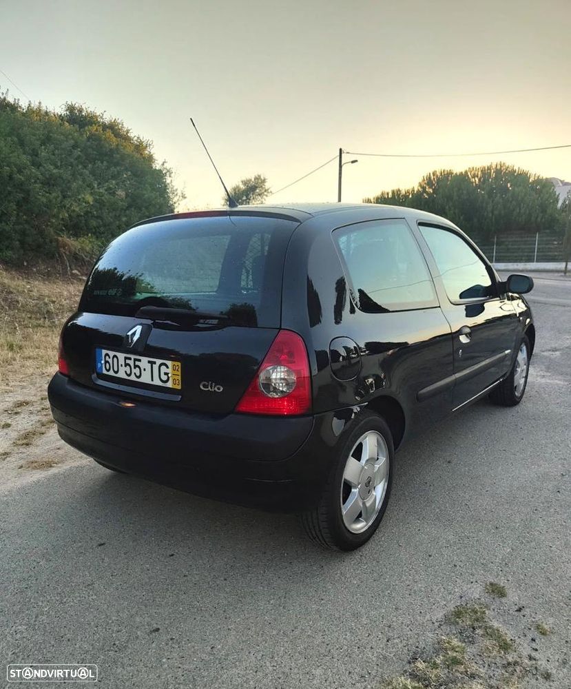 Renault Clio - 11