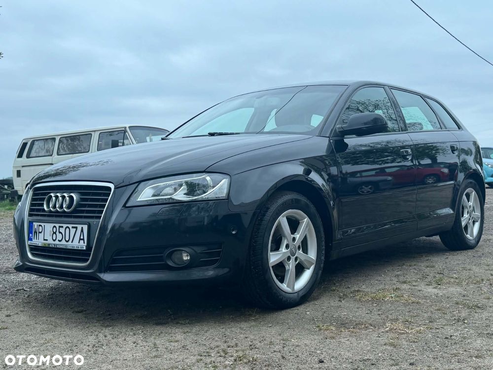 Audi A3 Sportback 1.2 TFSI S tronic S line Sportpaket - 2