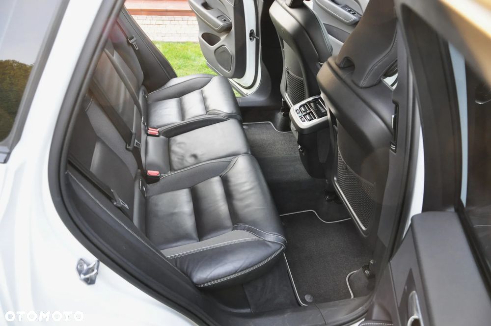 Volvo XC 60 D4 Geartronic RDesign - 29