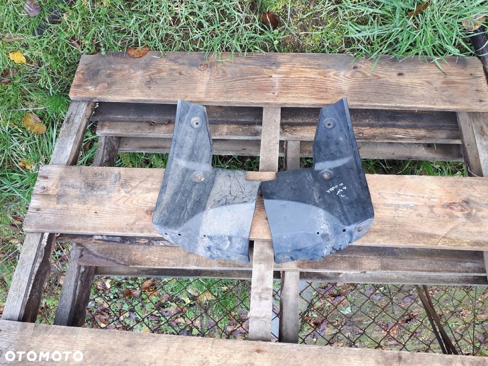 Toyota Yaris III 14-20 Nadkole L+R Tylne Tył - 1