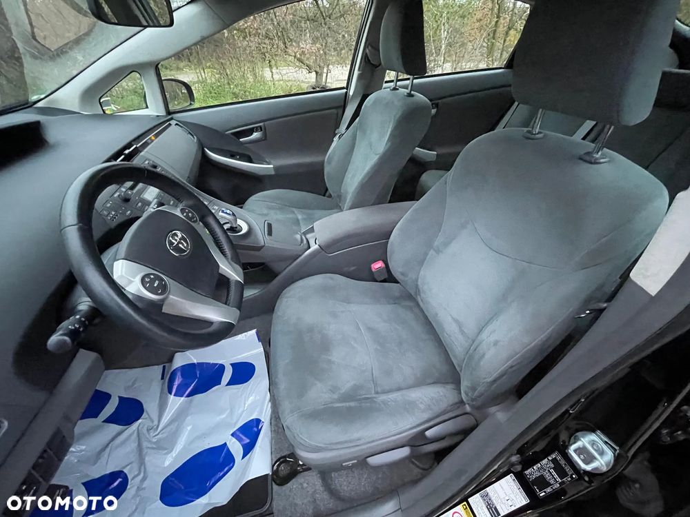 Toyota Prius (Hybrid) Comfort - 11