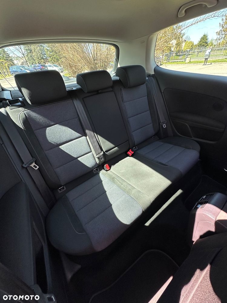 Volkswagen Golf 1.6 TDI DPF BlueMotion - 19