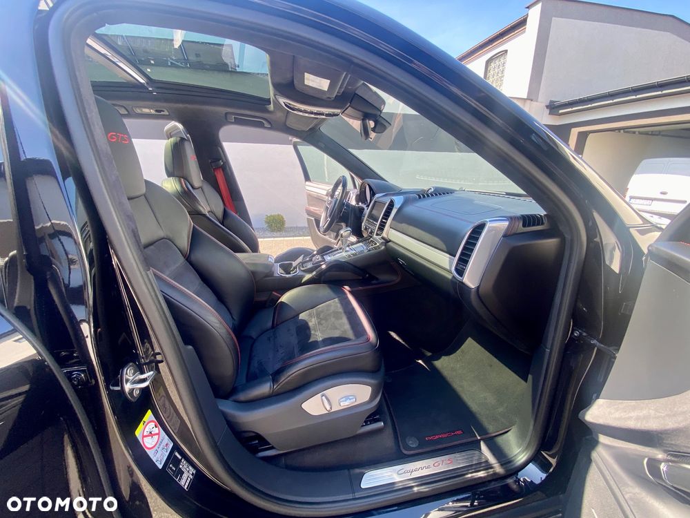 Porsche Cayenne GTS - 27