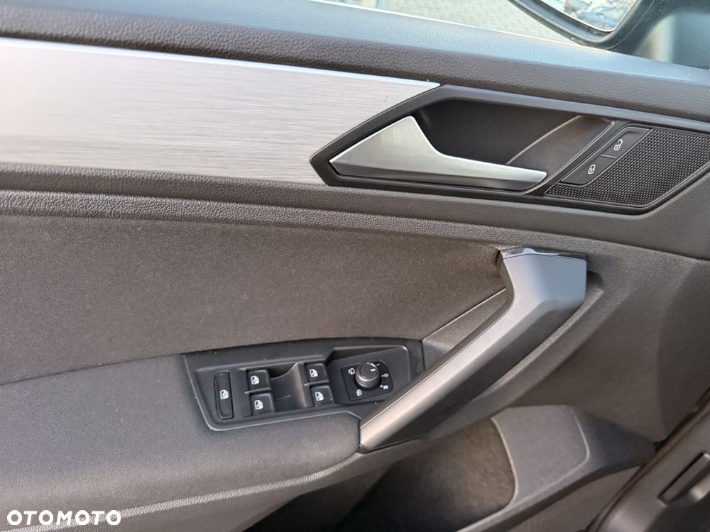 Volkswagen Tiguan - 19