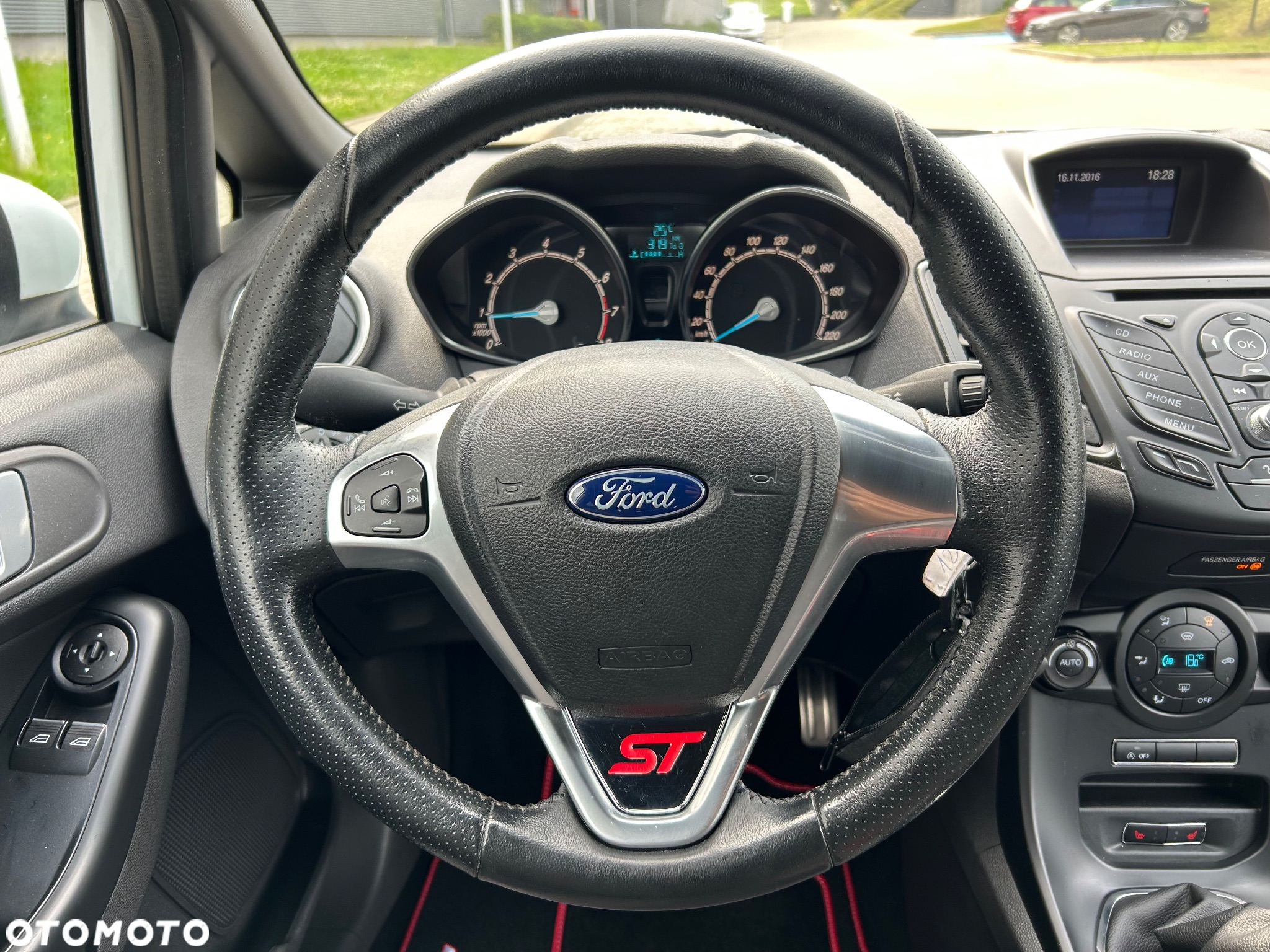 Ford Fiesta 1.0 EcoBoost Start-Stop ST-LINE - 27