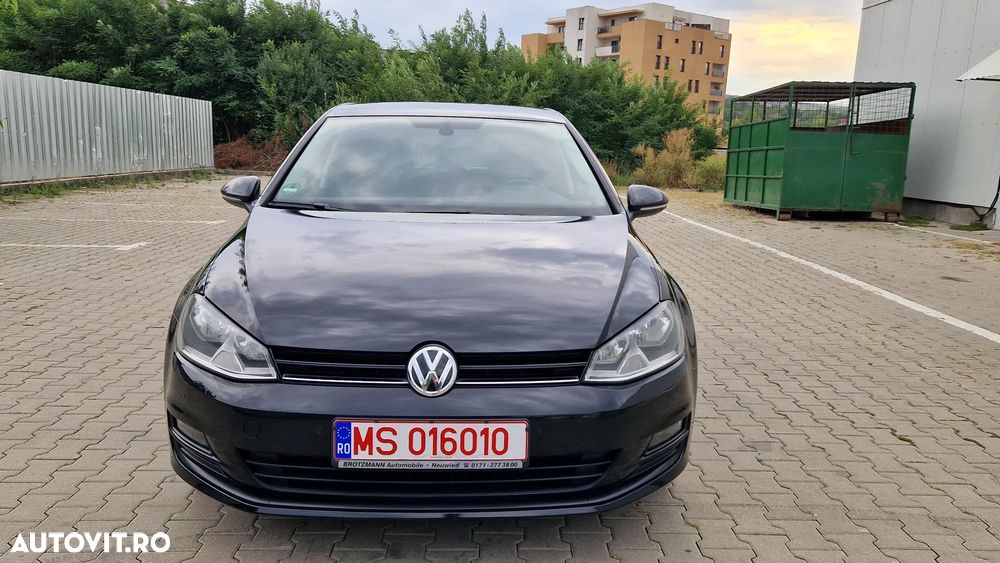 Volkswagen Golf - 26