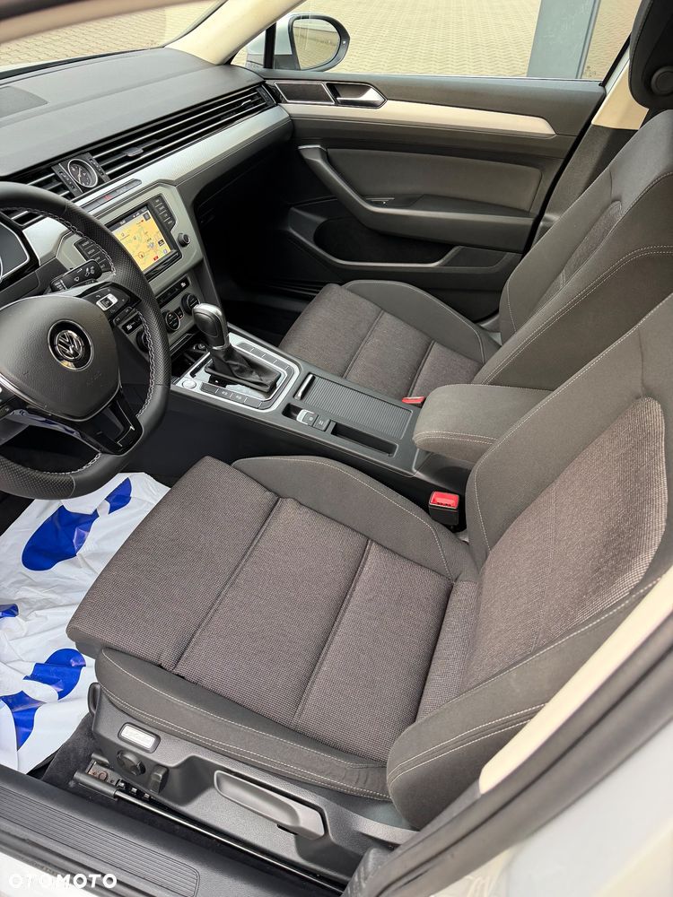 Volkswagen Passat 1.8 TSI (BlueMotion Technology) DSG Comfortline - 13