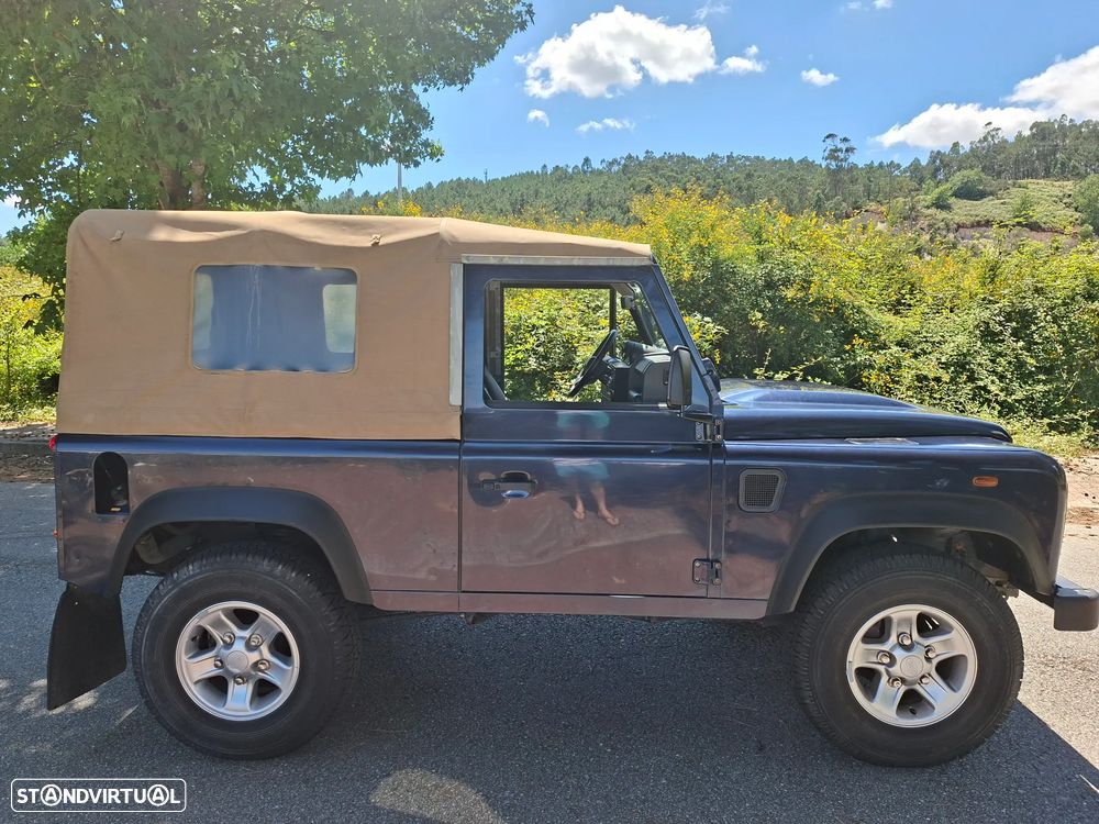 Land Rover Defender 90 2.2 CRD E - 9