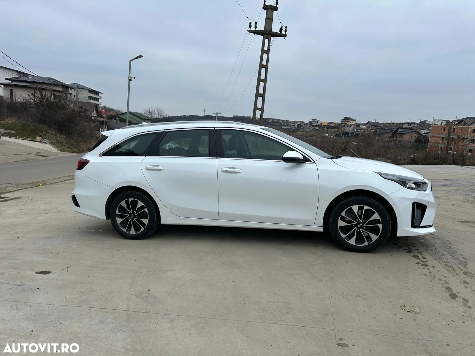 Kia Ceed SW 1.6 GDI DCT OPF Plug-in-Hybrid Spirit - 4