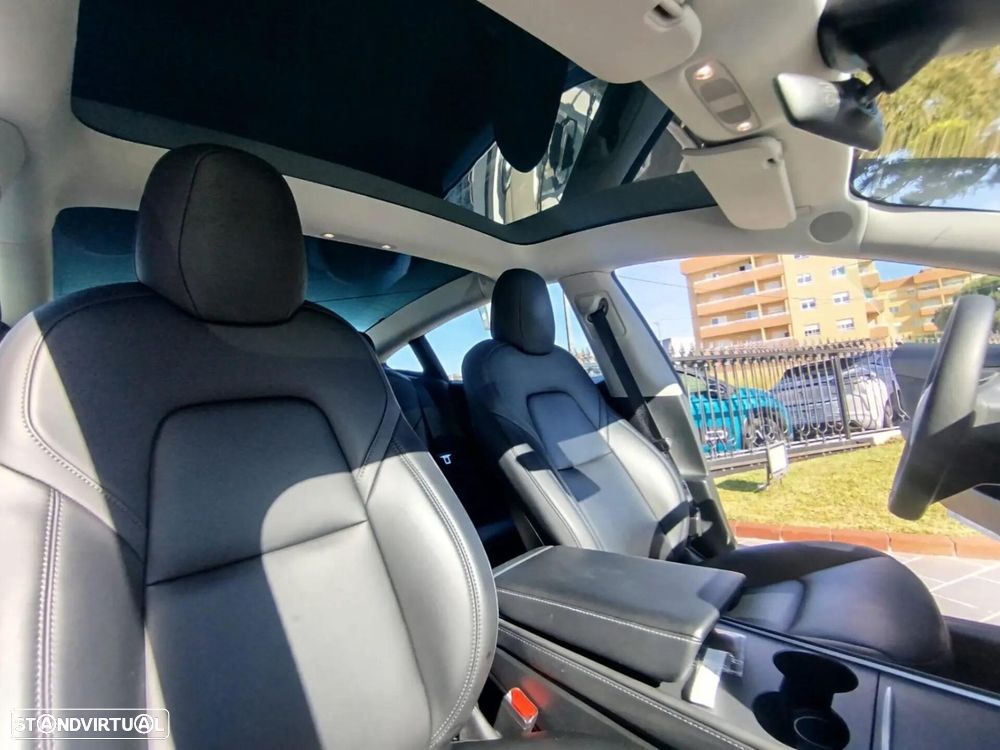 Tesla Model 3 Long Range Tração Traseira - 34